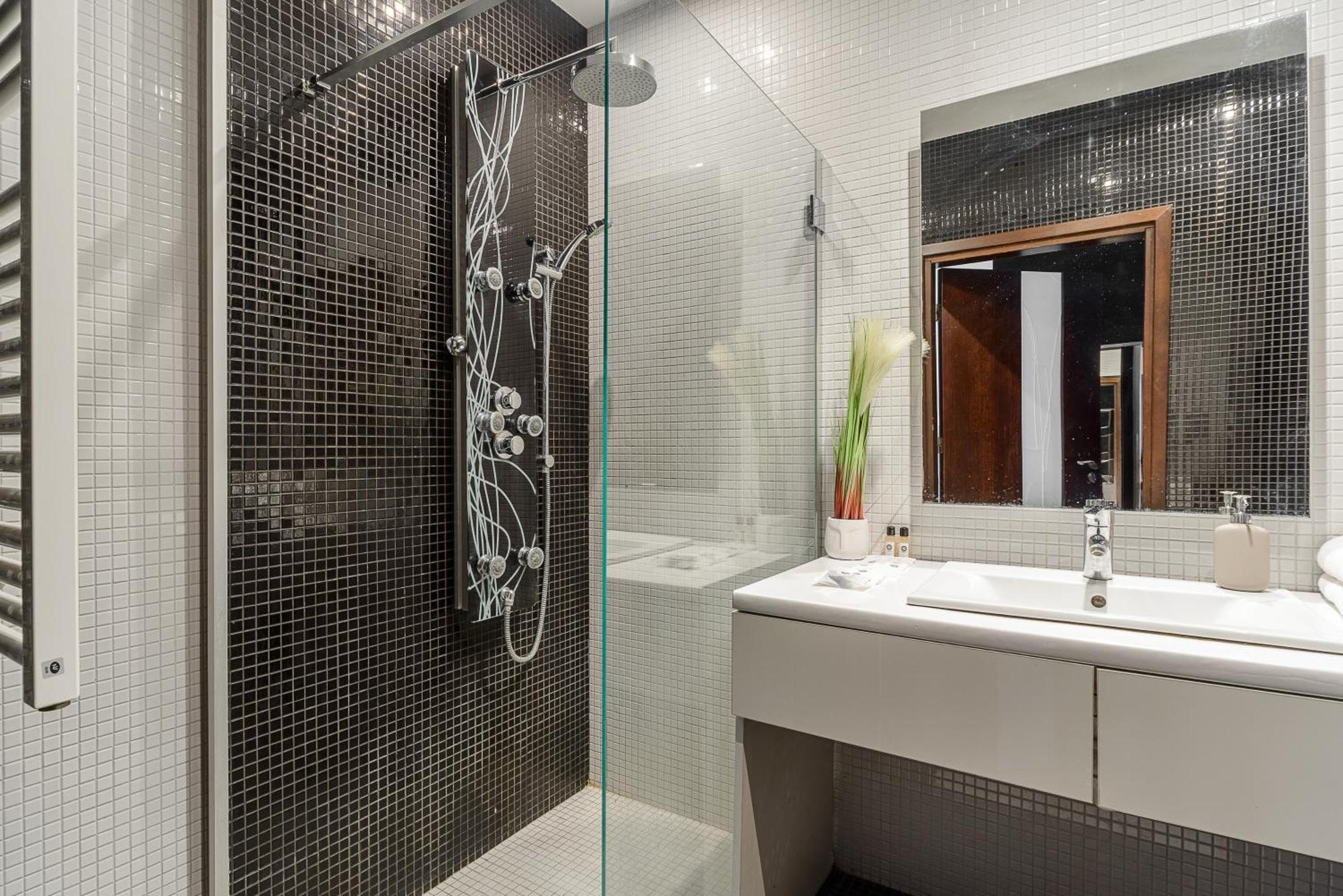 Premium In The Center Of With Free Parking & Balcony * Warschau