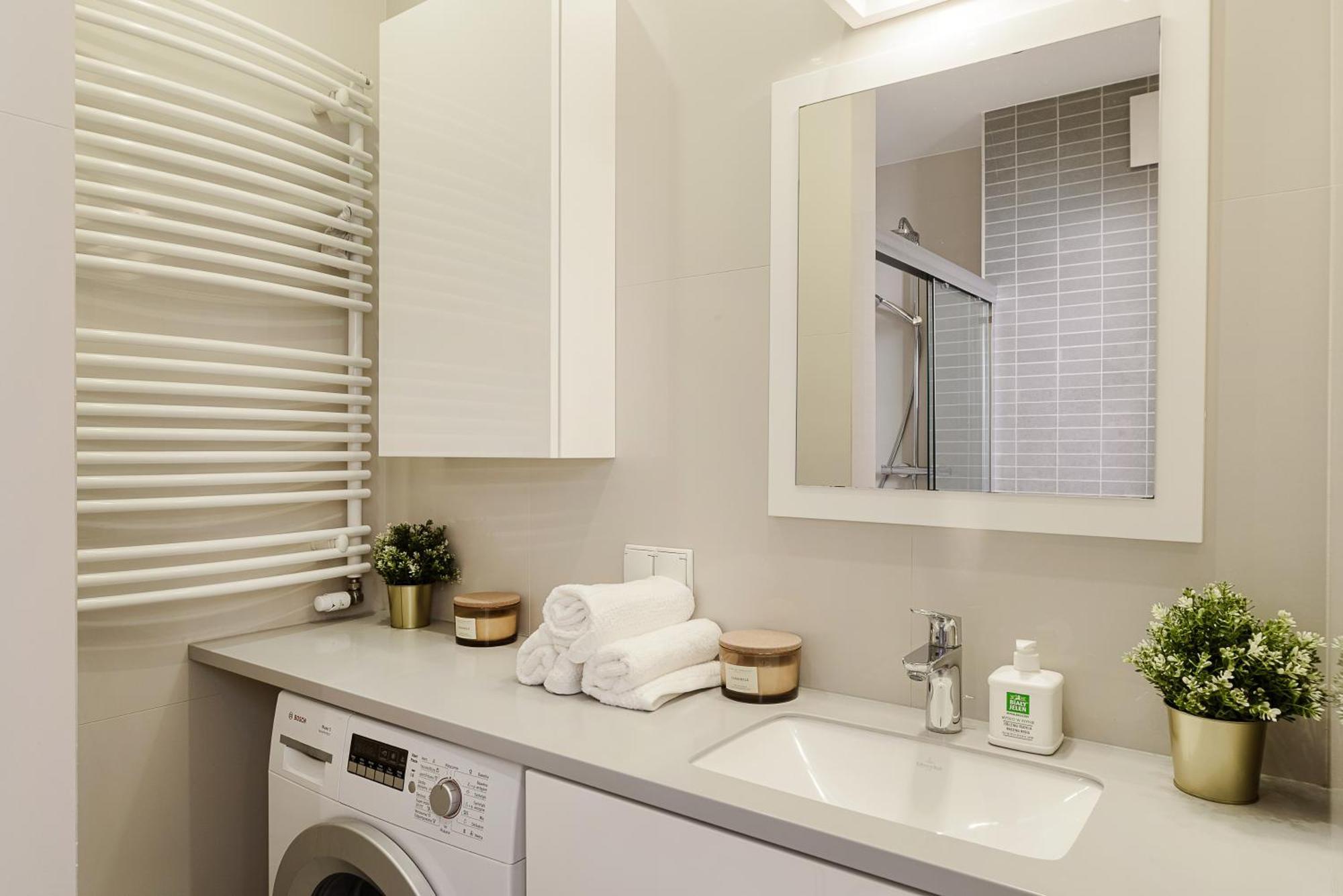 Premium In The Center Of With Free Parking & Balcony * Warschau